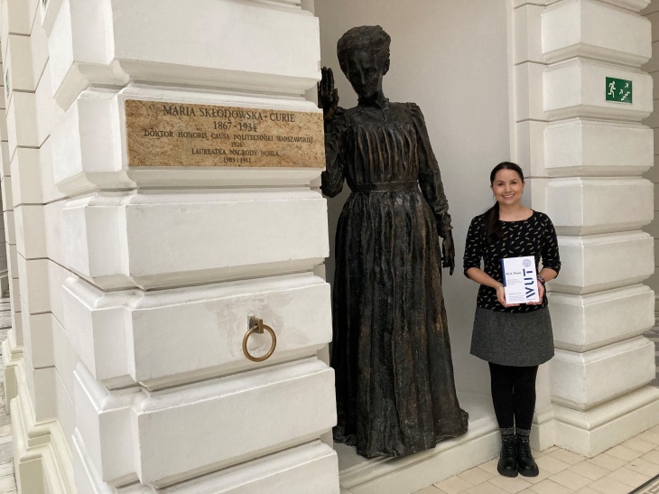 MgSafe Diana mit Urkunde vor Curie 2025